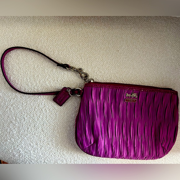 Coach Wristlet - Picture 1 of 4